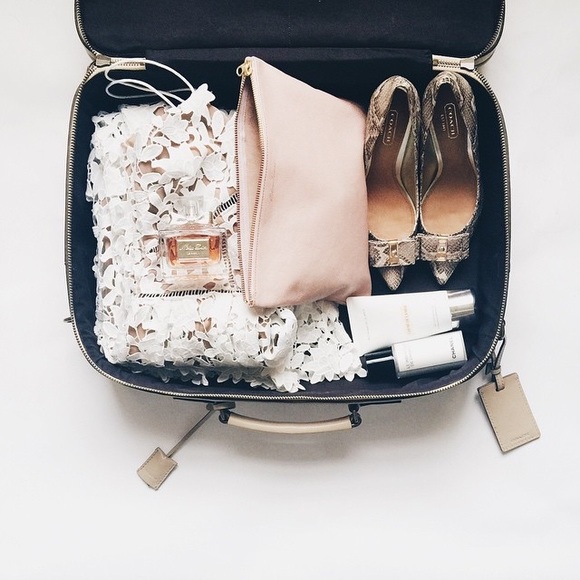 💗NWT in box BLUSH LEATHER clutch - Picture 3 of 3